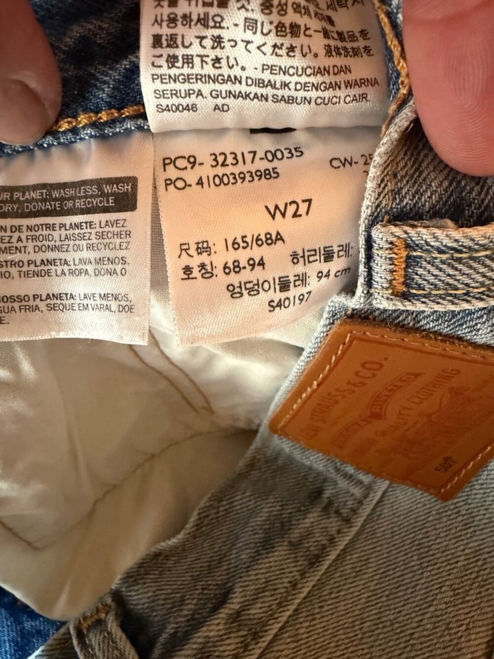 Levis 501 Vintage High-Waisted Distressed Denim Shorts With Frayed Hem & Button - Picture 7 of 7
